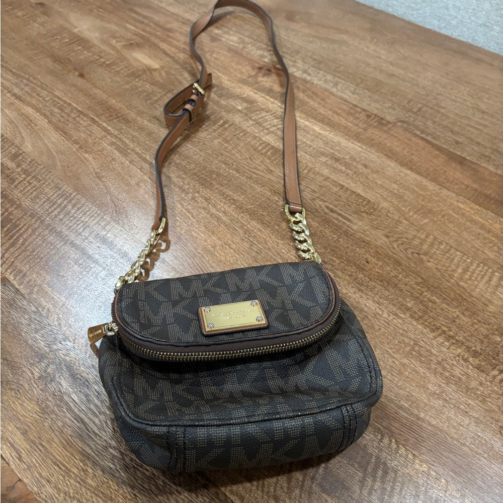 Michael Kors elegant Brown/Tan Beford Flap Crossbody Bag